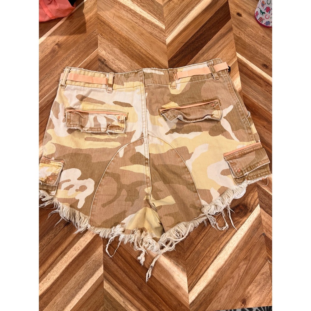 FREE PEOPLE WE THE FREE CAMO HIGH RISE DENIM‎ SHORTS - Picture 2 of 4